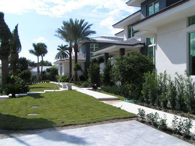 Manalapan I — waterfront estate landscape – Canopy Landscape Architects