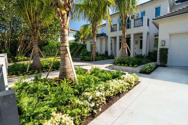 Finished landscape project (1216 Ridley) – Delray Garden Center