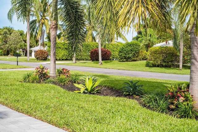 Commercial tree crews handling large-scale properties in West Palm Beach, FL – Perfect Cut Landscaping